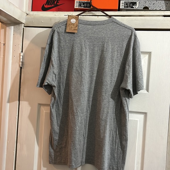 Mitchell and Ness T-shirt - Picture 2 of 6